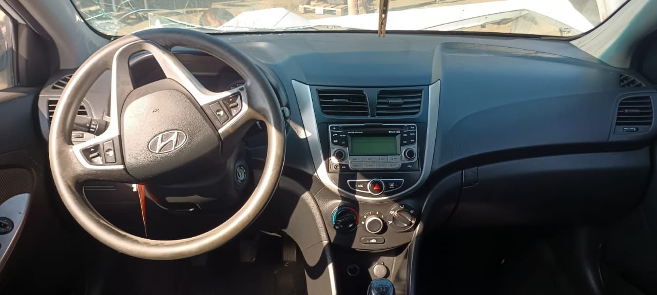  Hyundai ACCENT 2013    EN DESARME